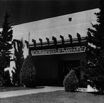 Historical photograph of the La Armería de Santa Fe building entrance